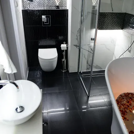 Diamond Lady Romantic Free Parking By Stayly Apartamento Estetino